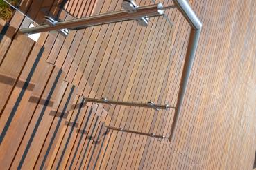 Glasgeländer aufgesetzt Edelstahl Geländer Konfigurator Komplett Bodenmontage Treppen Balkongeländer Glasklemmen Balkon V2A