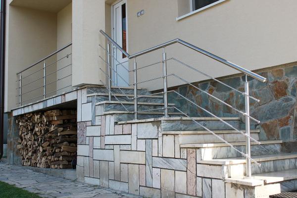 Relinggeländer Edelstahl aufgesetzt Geländer Konfigurator Balkongeländer Treppengeländer Balkon Terrasse Boden Treppen Relingpfosten 42,4 mm V2A