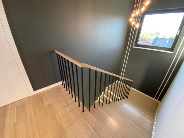 Treppengeländer Holzgeländer Stahl Schwarz Eiche Vertikal Holz Anthrazit RAL Neu