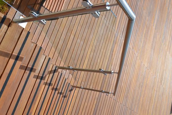 Glasgeländer aufgesetzt Edelstahl Geländer Konfigurator Komplett Bodenmontage Treppen Balkongeländer Glasklemmen Balkon V2A